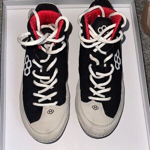 Stylish Black and Red Athletic Shoes Wrestling Shoes